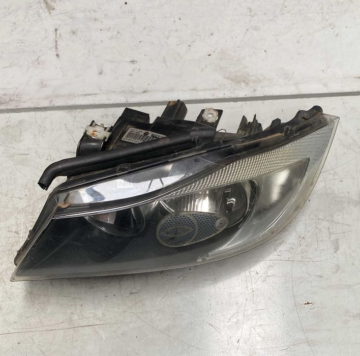 Farol esquerdo e direito BMW E90