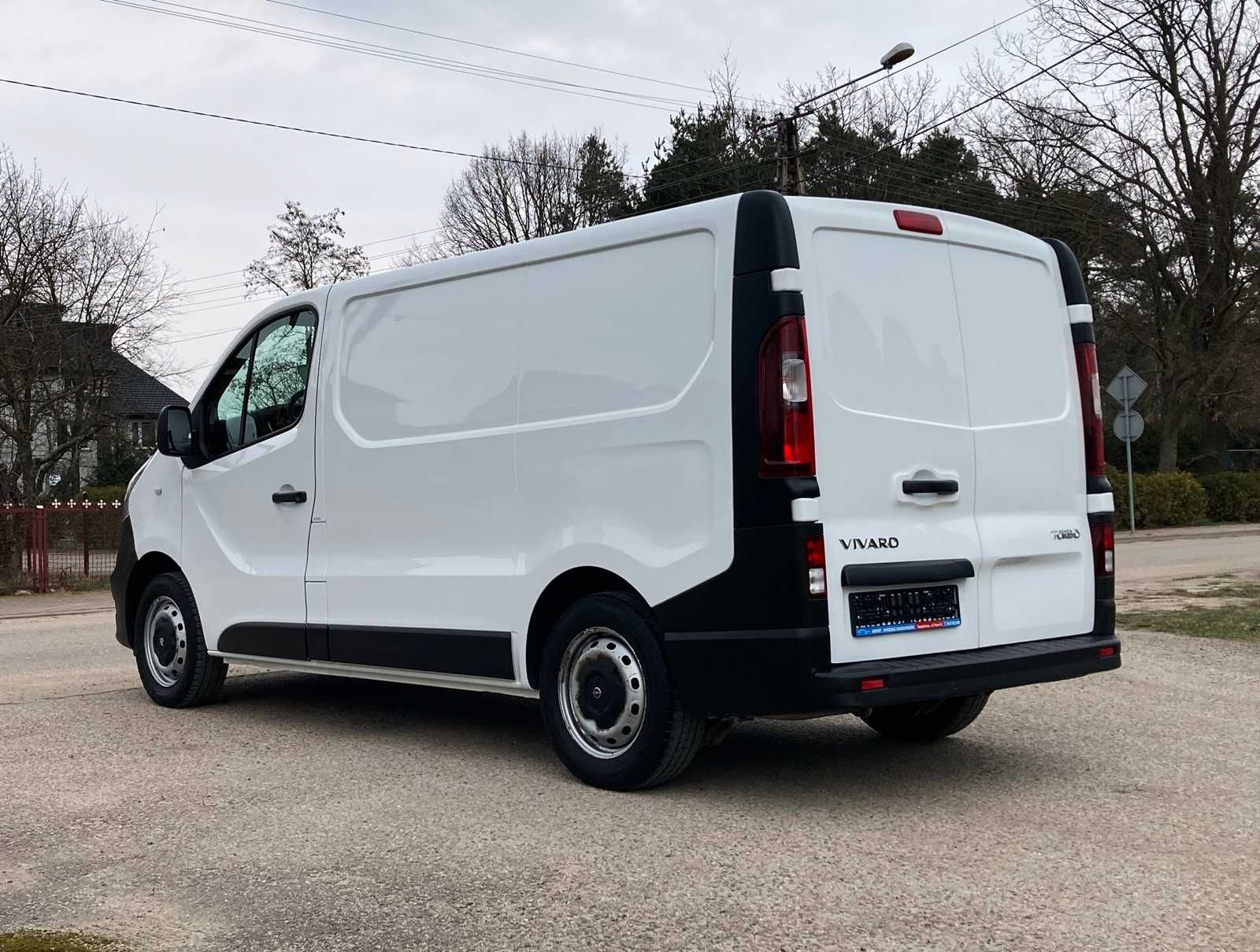 Zarejestrowany* OPEL VIVARO* 1.6D 125KM* 2017r* 111.569km!! SERWIS*PDC