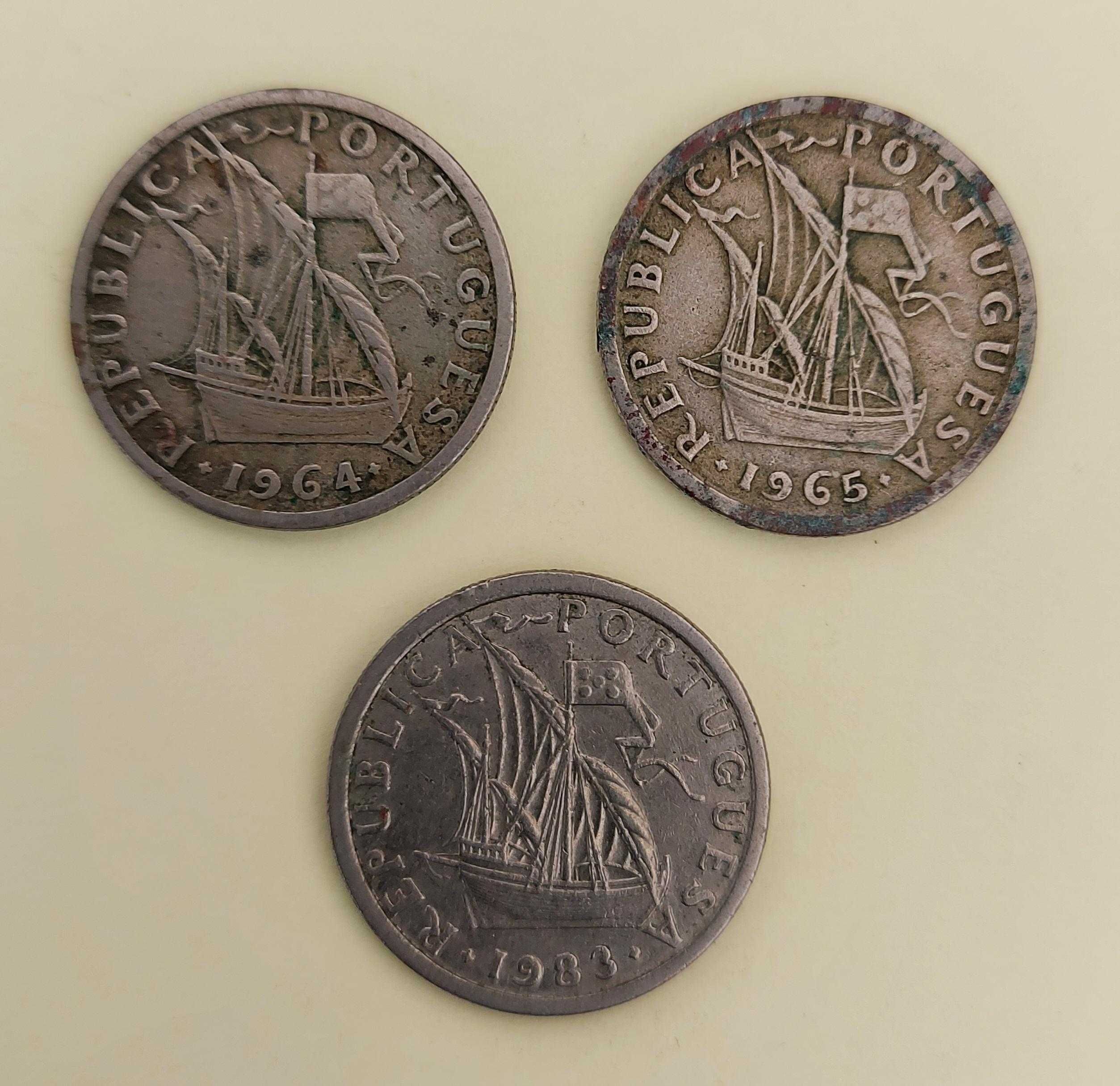 Moedas 2,5 escudos de 1963, 1964, 1983