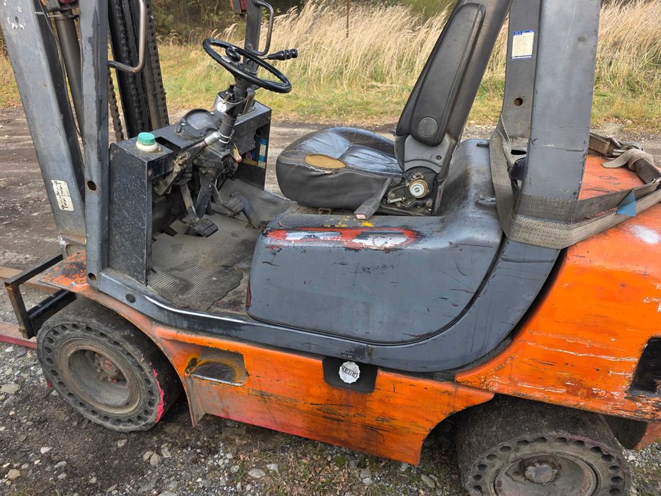 Wózek widłowy samsung 2.5t udźwigu Diesel Sprawny