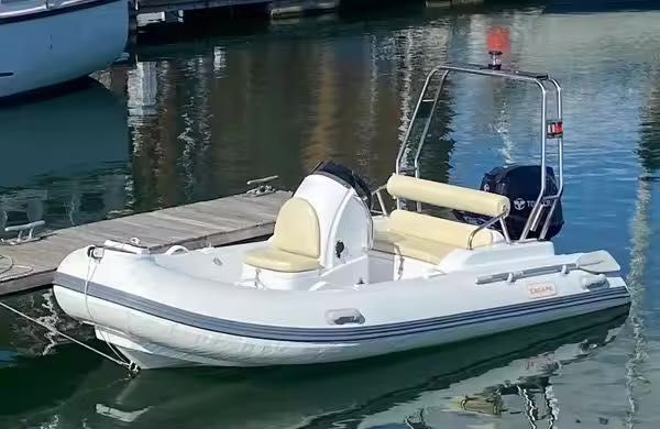 Łódź RIB Mattson Yacht EX-Chiron 390 motorówka motorowa jacht HYPALON