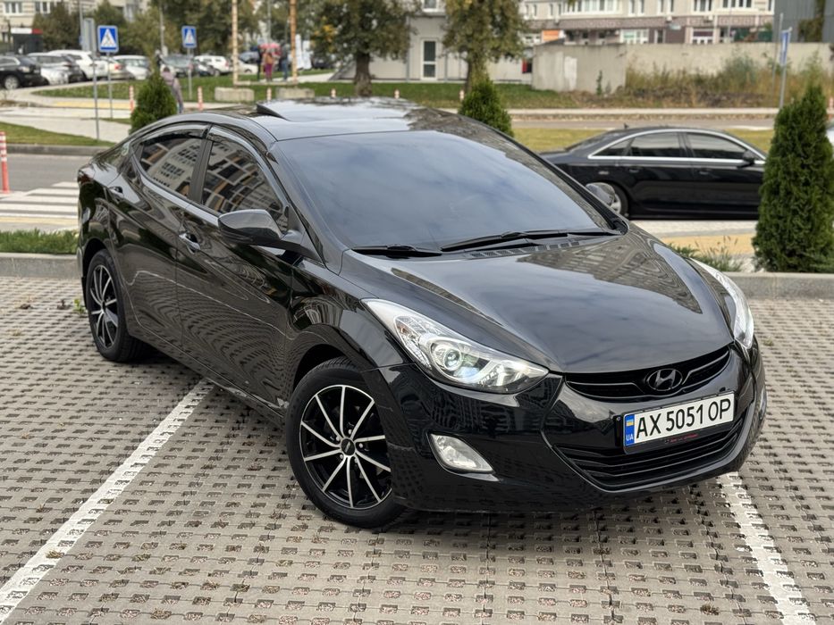 Hyundai Elantra Офіційна Максимальна в гарному стані