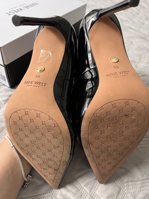 Czarne lakierowane szpilki rozmiar 39