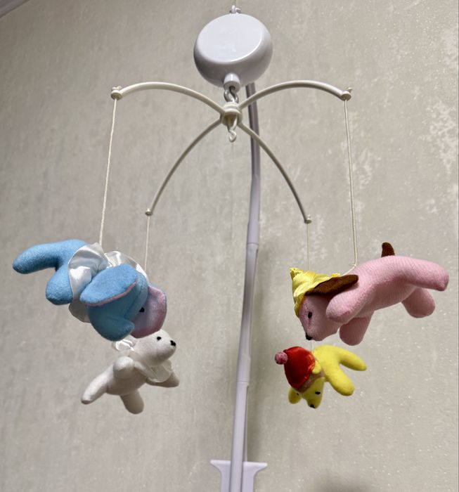 Мобіль музичний на дитяче ліжко  ціна за все