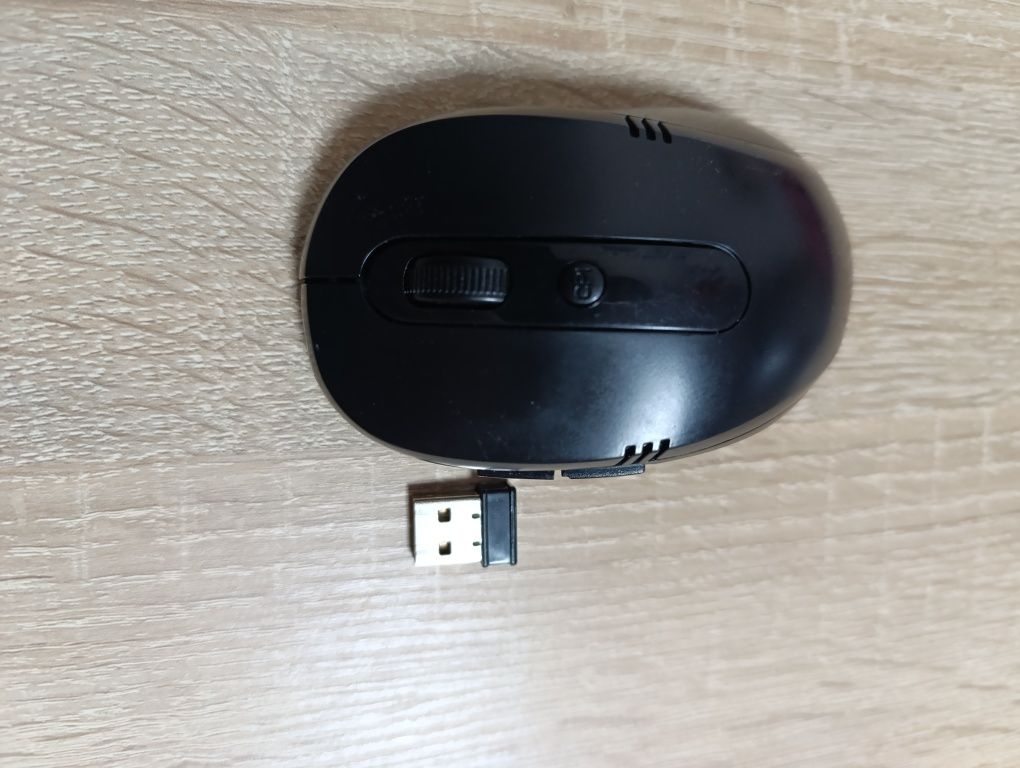 Комп'ютерна безпровідна мишка