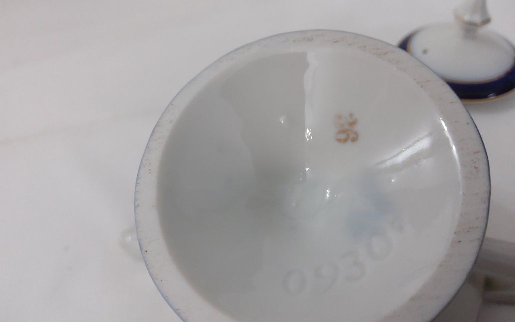 Lindissimo CONJUNTO em porclana para café,  impecável,  sec. XIX/XX