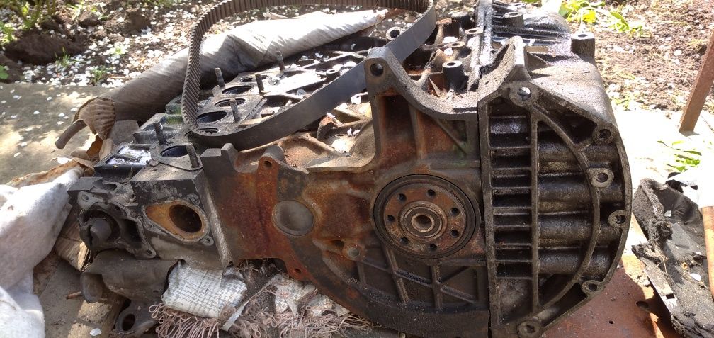 Двигатель Renault Trafic 1.9 dci под ремонт или на запчасти