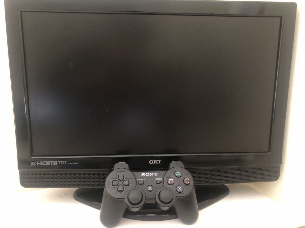 Pack Playstation 3 + Jogos + Monitor OKI LCD 22" TV