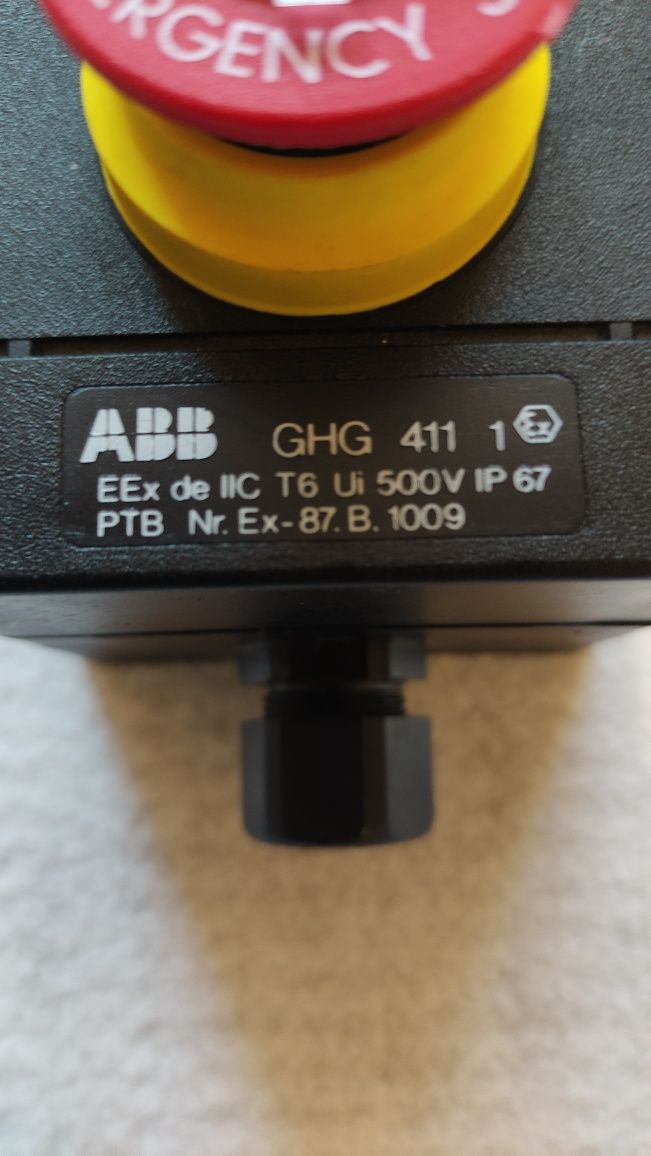 Кнопка Стоп в корпусе ABB GHG 411 1.