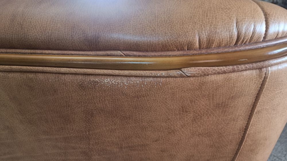 Sofá de canto em pele