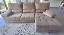Sofá com Chaise Long - Semi Novo | Confortável | Tecido Robusto
