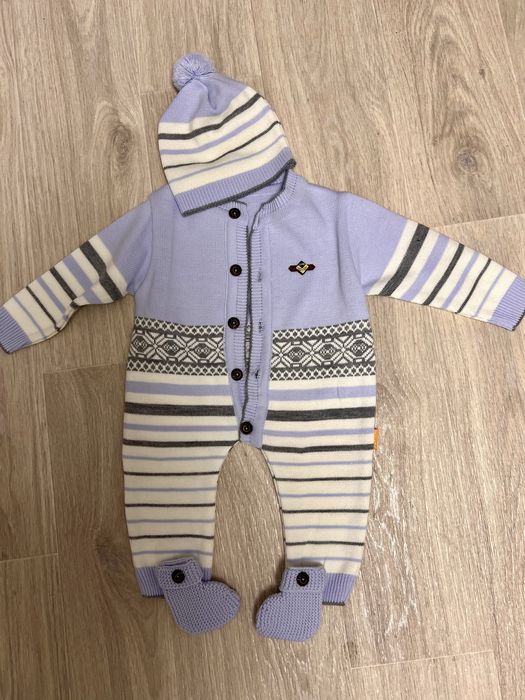 Дитячий костюм на хлопчика з шапочкою та пінетками