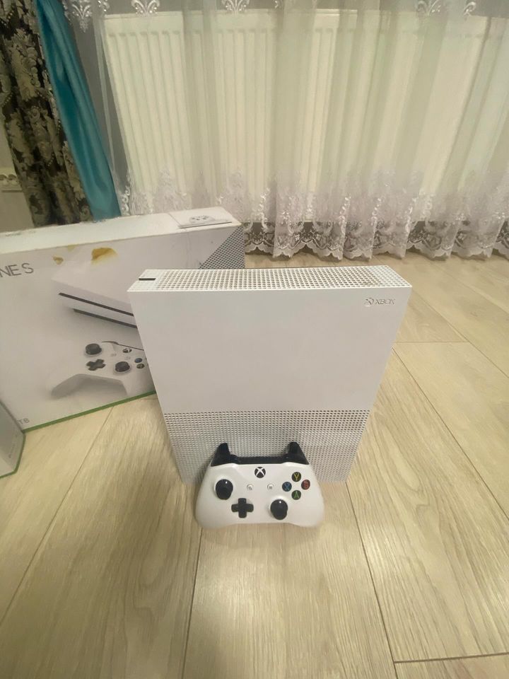 Приставка Xbox ONE S 1TB,Sony Playstation 4 Slim/Pro/5,nitendo