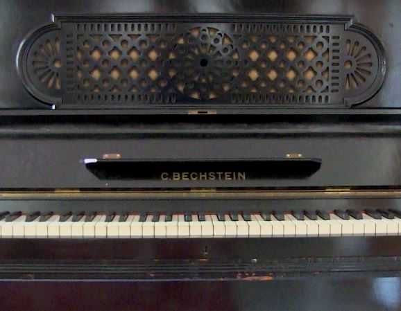 Piano Vertical marca Bechstein