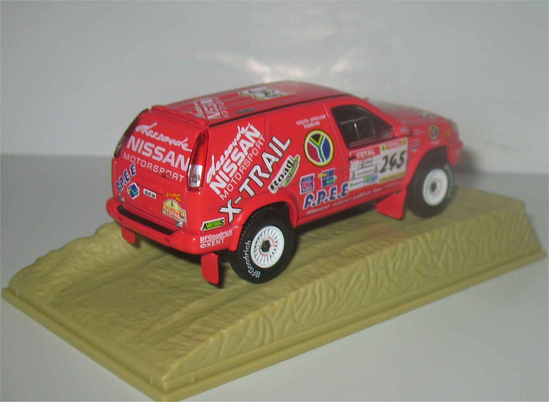 M6/Norev - Nissan X-Trail - Dakar 2002 - Johnny Hallyday