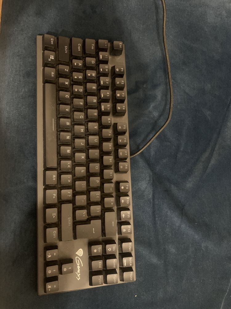 genesis thor 300 tkl rgb czerwone switche