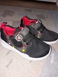 Buty adidasy lekkie 28