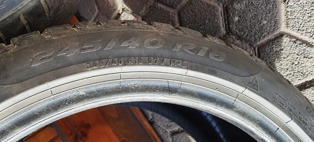 Tanie Opony do upalania/Driftu Pirelli SottoZero 3 | 245/40/18