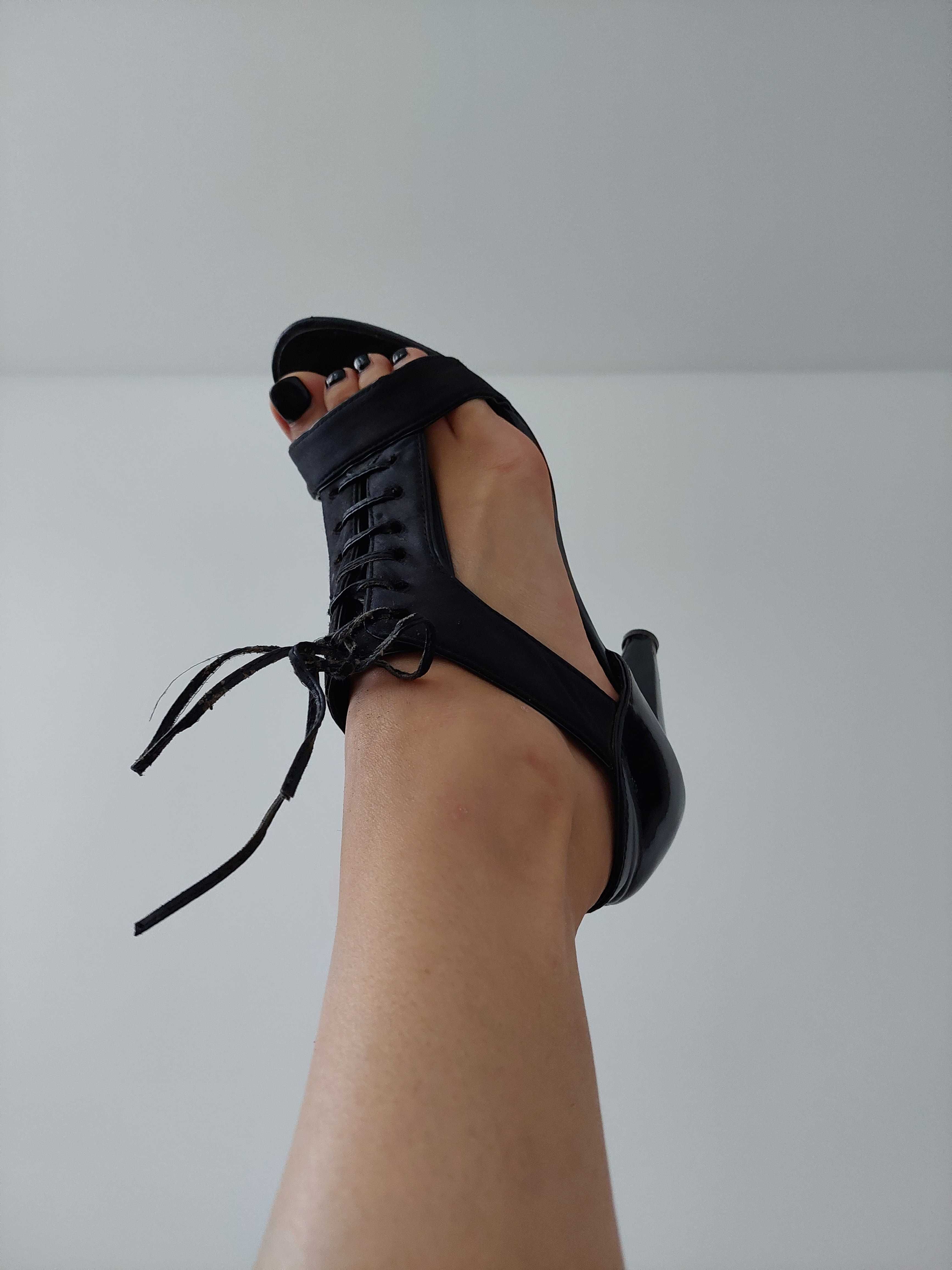 Czarne czółenka pin up wiązanie UK 4 36/37