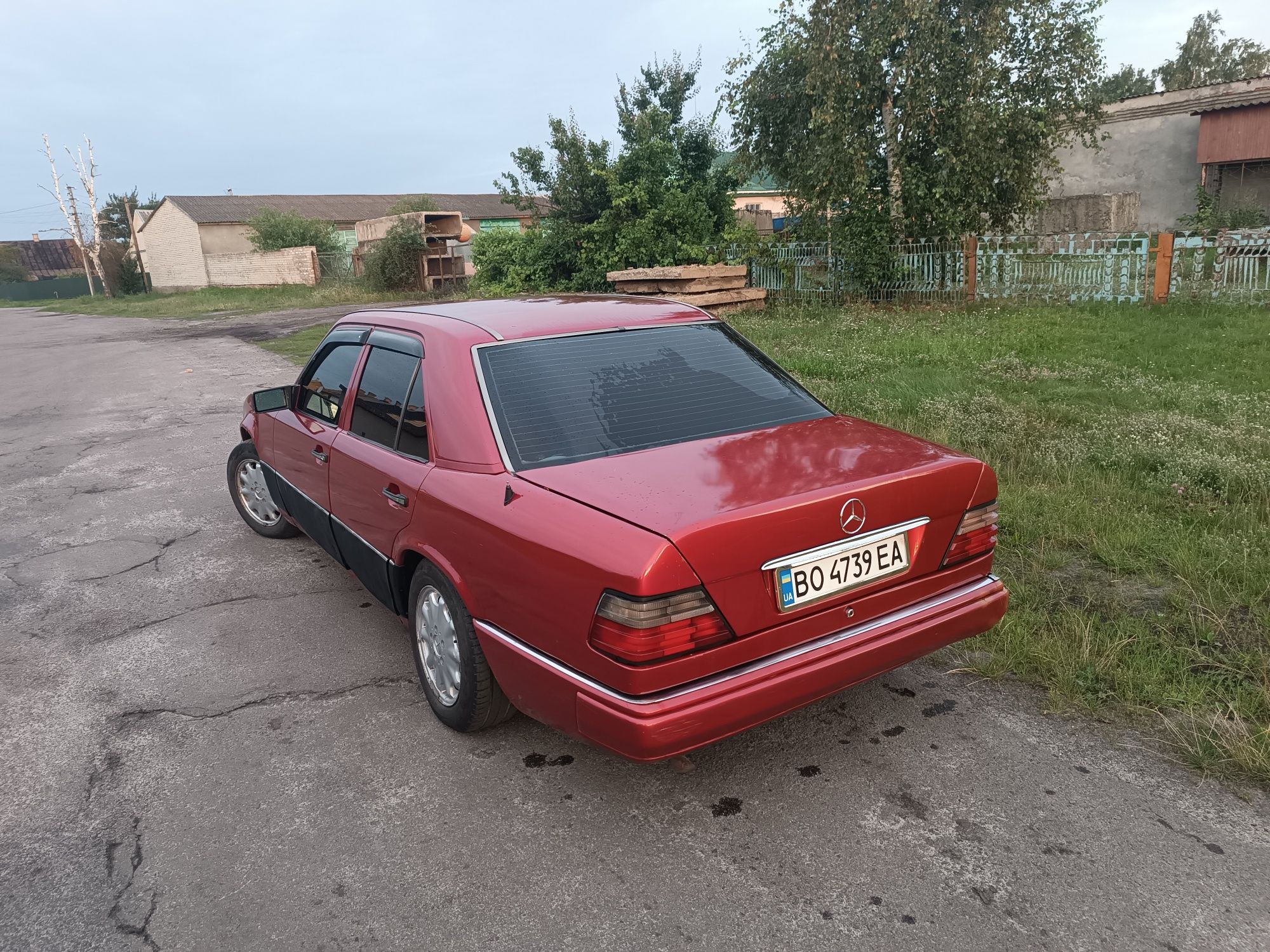 Mercedes Benz w124.