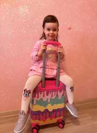Дёшево!Крепкий детский чемодан на колесах, Турция.