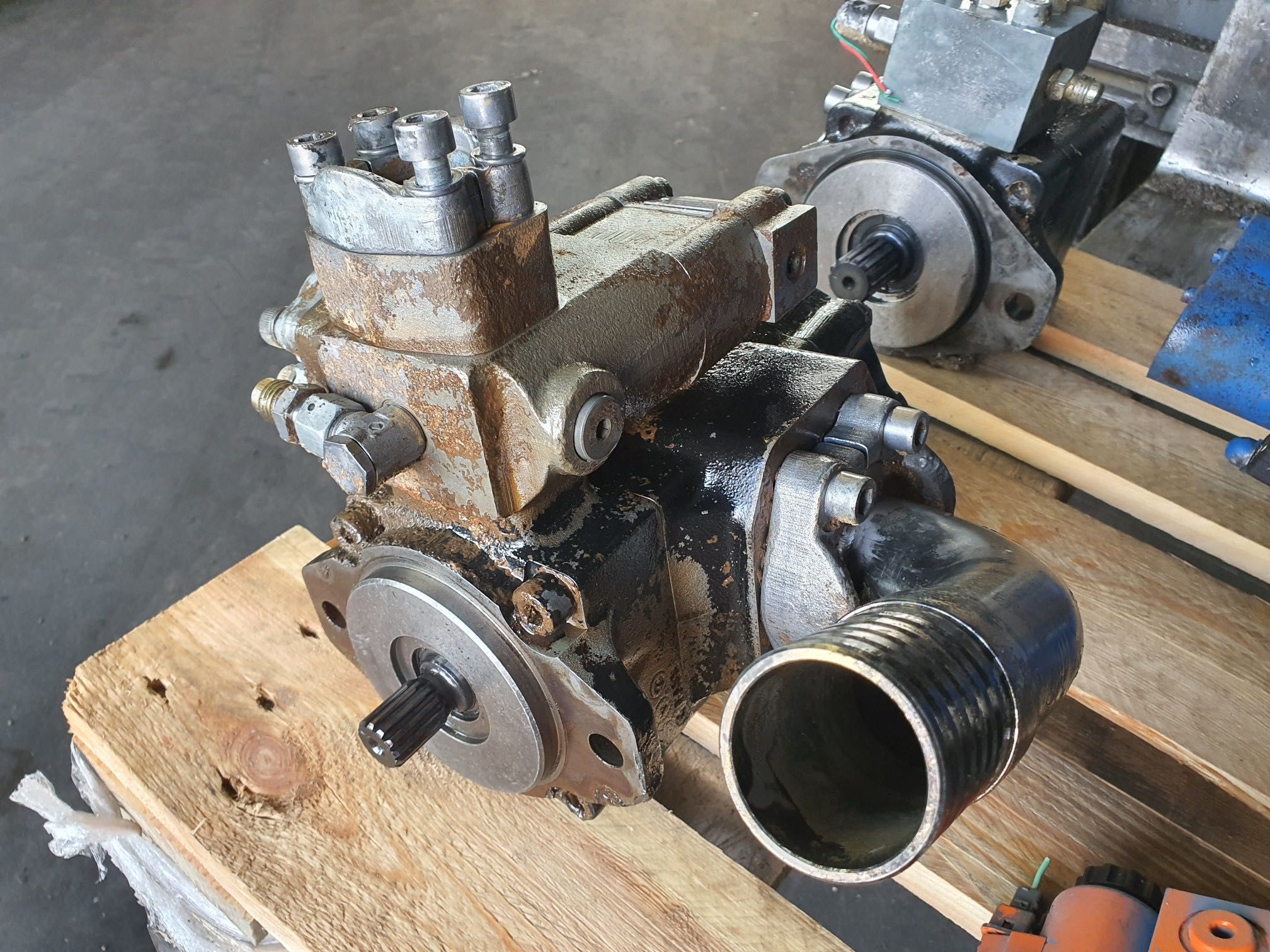 ładowarka hitachi LX 290 hydraulika komplet