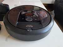 Robot sprzątający iRobot i7 Roomba.