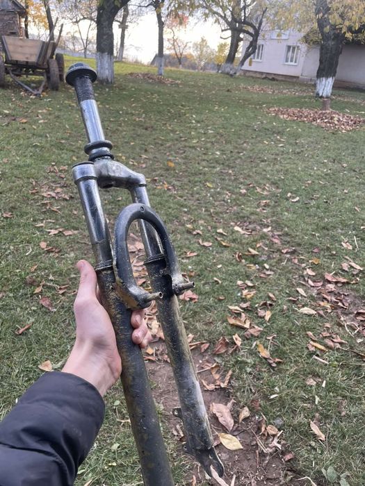 Продам амортизаційну вилку б/у замовлення приймаю за номером телефона