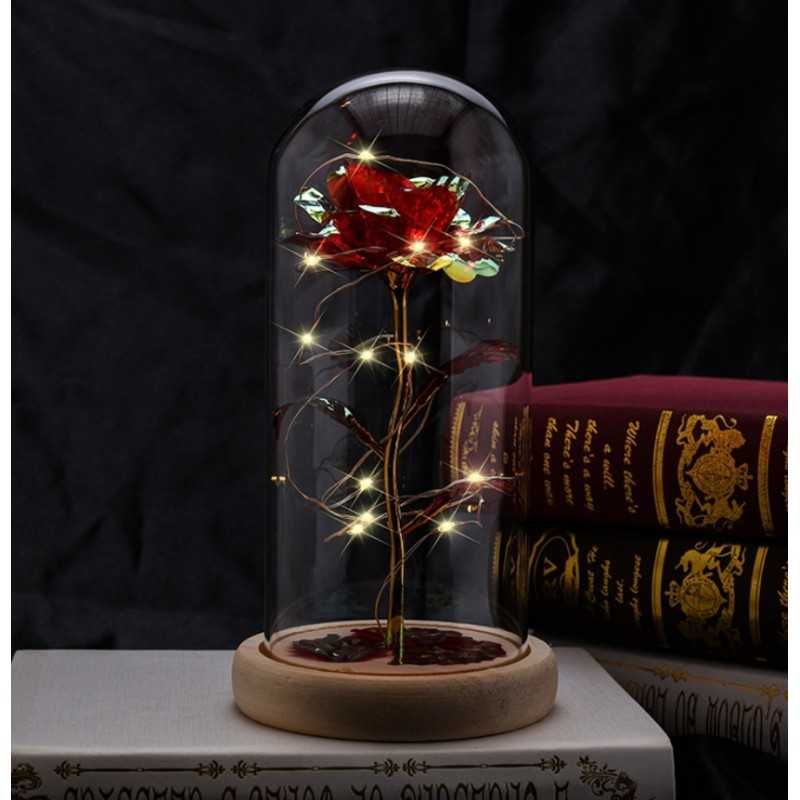 Kryształowa wieczna róża pod szklaną kopułą LED