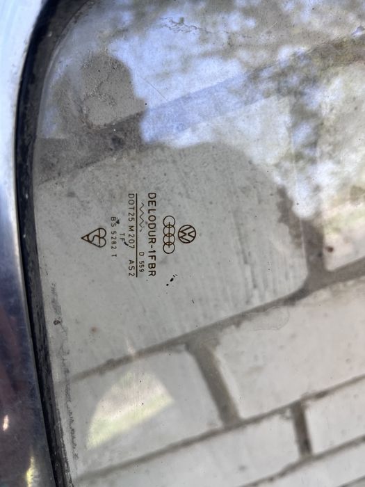 Переднє та заднє лобове скло до audi 80. Оригінал