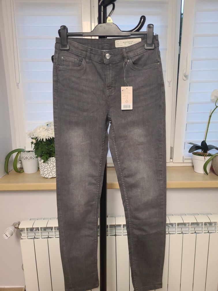 Spodnie jeansowe damskie