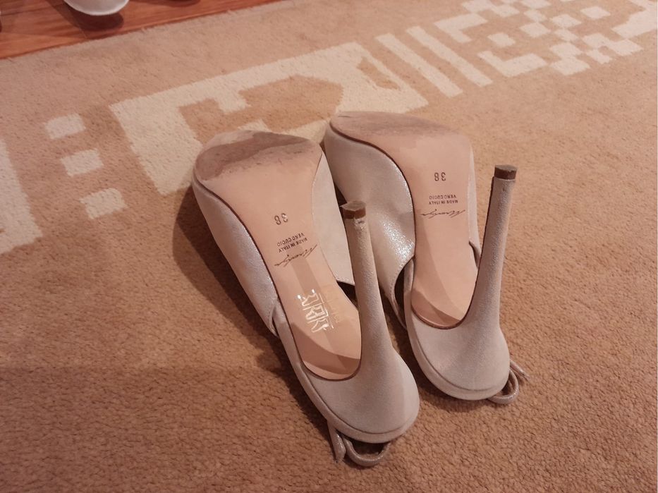 Sandálias MERLYN, acinzentada, made in Italy, tamanho 38, salto 12cm