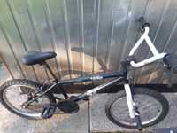 Rower BMX z pegami