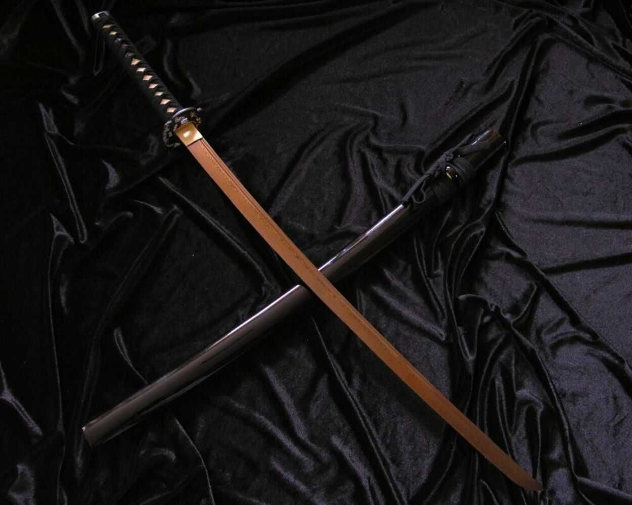 wspaniała katana O Nietypowym OSTRZU - DAMAST + STOJAK TR-026