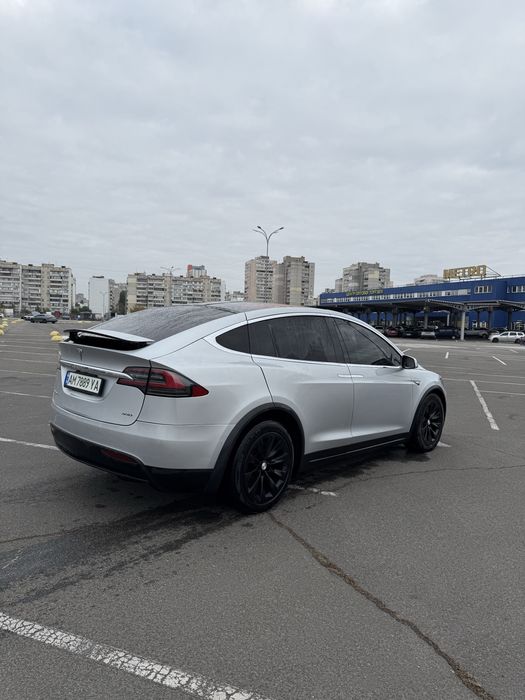 Тесла модел Х 90D максимальная комплектация 3 рядная