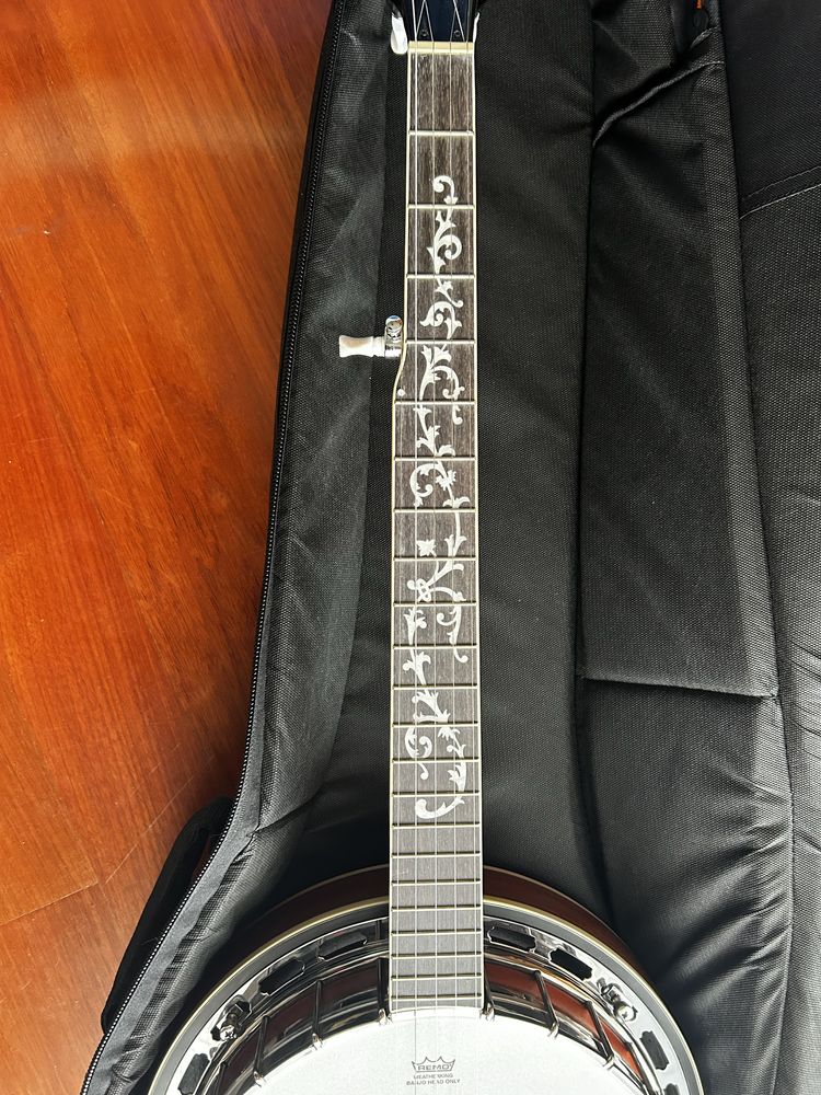 Banjo Ibanez B200