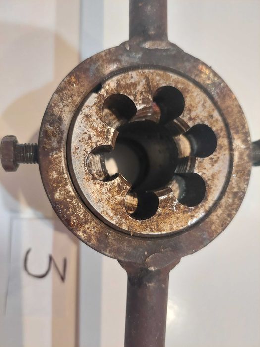 Клупп плашки для нарезки резьбы