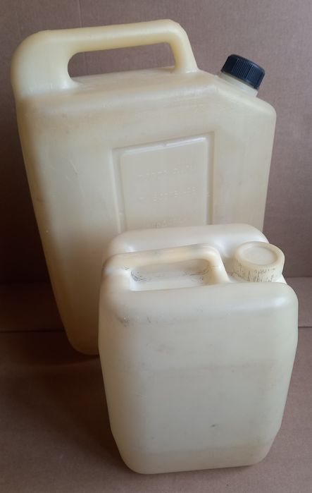 Канистры 2 шт пластмассовые