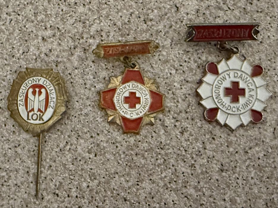 Zestaw /3/ przypinek LOK i HDK WYSYŁAM Olx