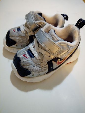 Ténis Nike de bebé.