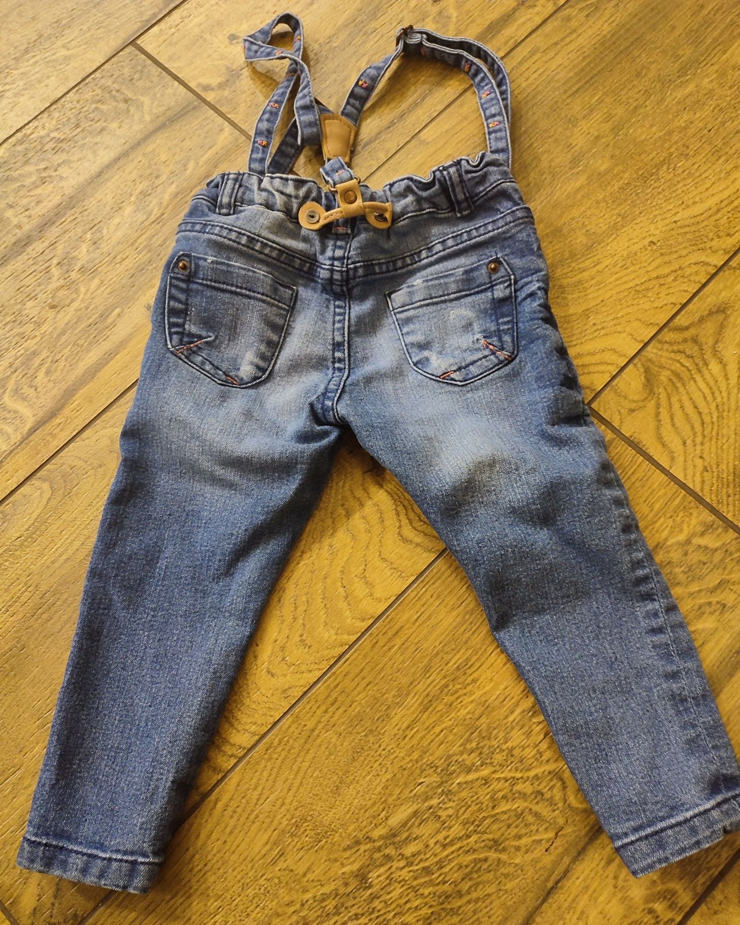 Spodnie jeansowe szelki rozmiar 86 Zara Girl