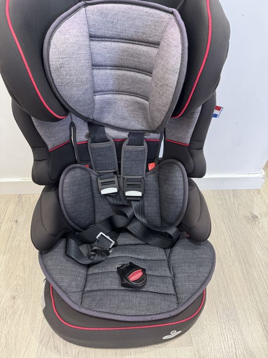 Vende se cadeira de criança