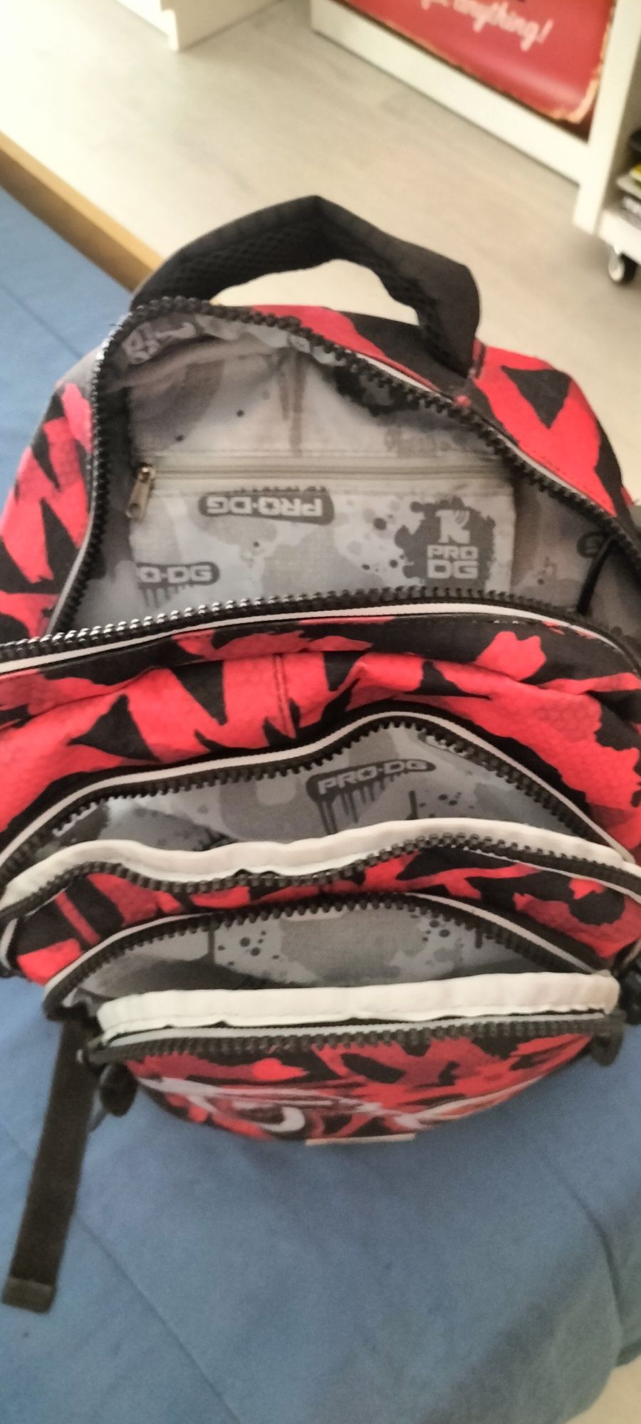 Vendo mochila escolar como nova