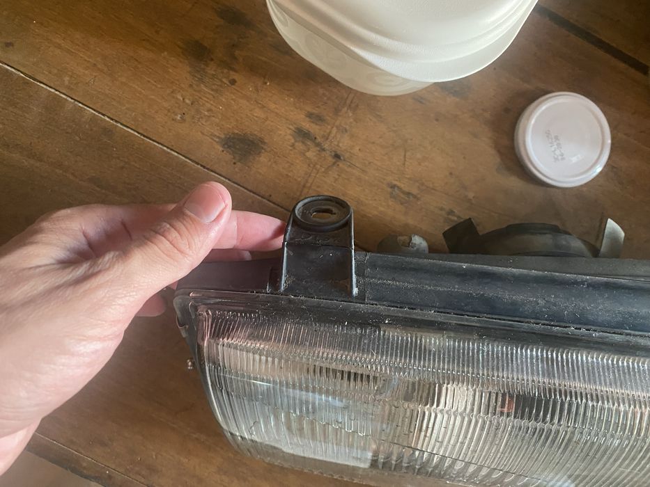 Farol - otica nissan terrano 2 ( ford maverick)