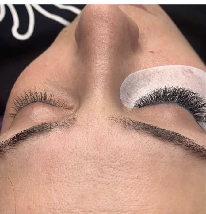 Наращивание ресниц, коррекция и окрашивание бровей, ламинирование ресн