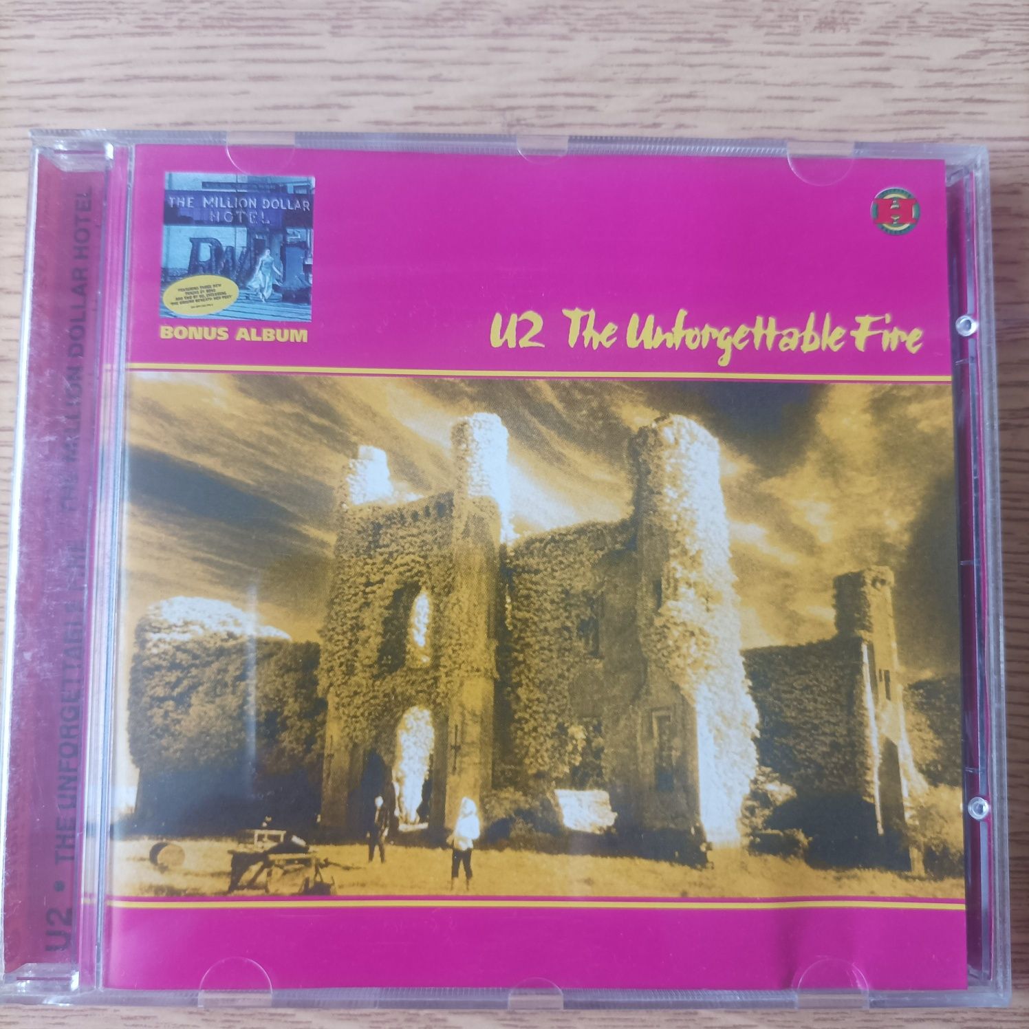 U2- The Unforgettable Fire/ The Milion Dollar Hotel