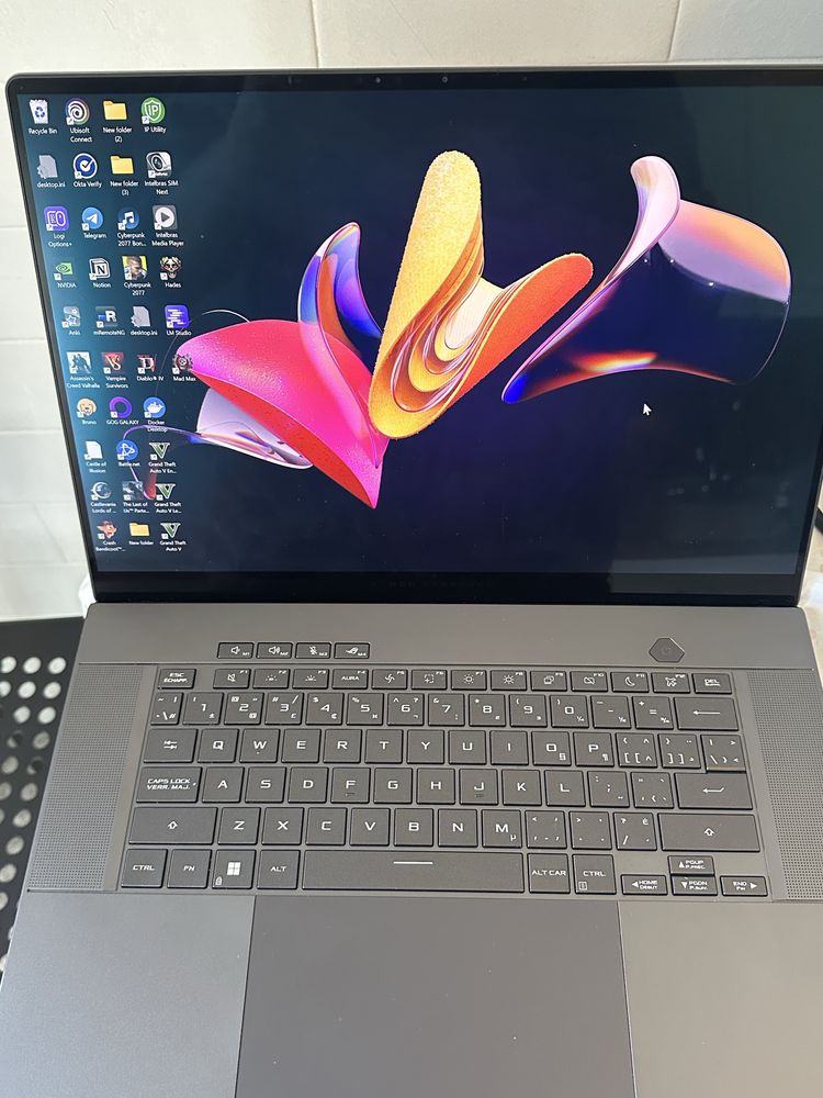 Portátil ASUS ROG Zephyrus G16 | 32Gb | RTX 4070 | 240Hz | Oled