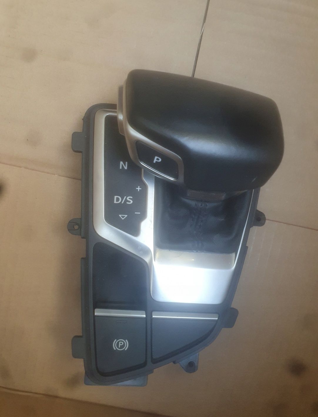 Panel gałka zmiany biegów audi a5 f5 a4
