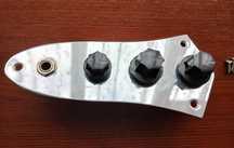 Оригинал темброблок от бас гитары Fender Squier Jazz Bass