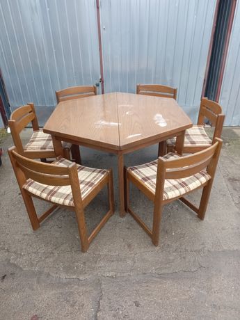 Stół i z krzesłami dębowy